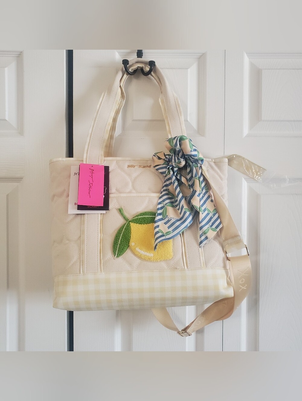 BETSEY JOHNSON NWT QUILTED LEMON TOTE BAG. PADDED LAPTOP. SCARF POUCH.